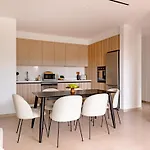 Sanders Breeze Apartment